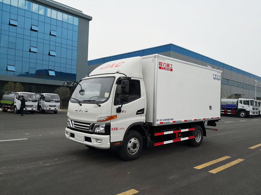 江淮駿鈴V6藍(lán)牌冷藏車(chē)